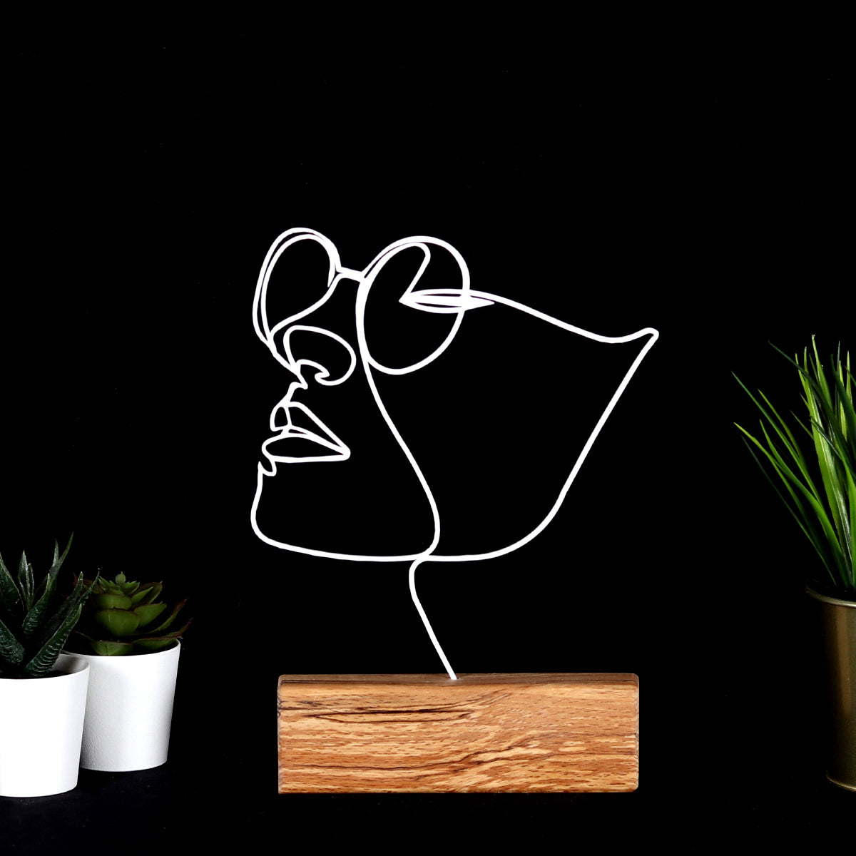 Bystag metal ahşap dekoratif masa süs dekoru-raf dekoru-hediyelik aksesuar-biblo-raf için süs-kız- Bystag metal wood decorative desk ornament-ornamental decor- wood metal decor-girl